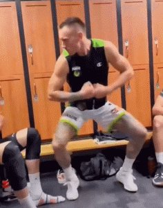 1639437650299049353.gif 1.gif